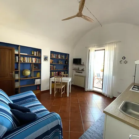 Holiday home Casa Papuzza E Casa Lucilla Malfa (Salina)