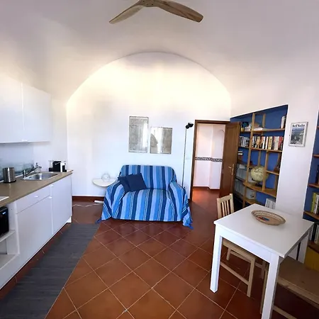 Casa Papuzza E Casa Lucilla Malfa (Salina)